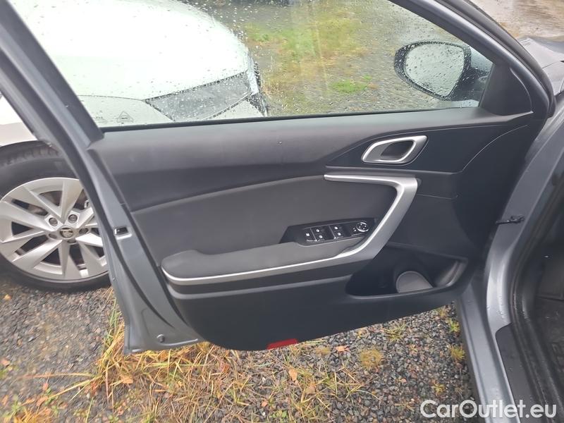  KIA  Cee'd Ceed Sportswagon (2018->) Ceed SW 1.5 T-GDI 118 Fresh #4