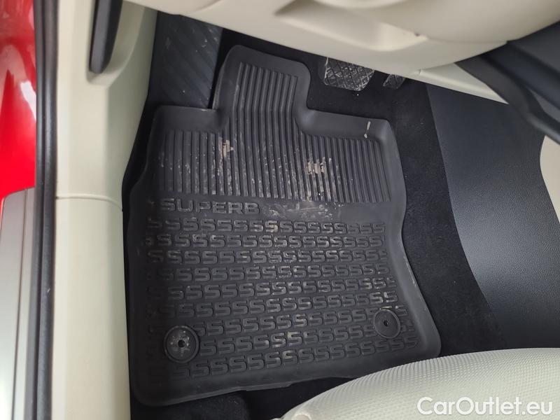  Skoda  Superb  Combi (3T5)(2010) Su.C.2.0TDI 147 4x4 Style Aut #5