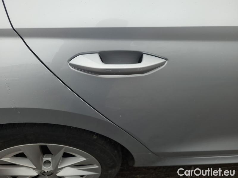  Skoda  Octavia  Combi (NX3)(2020) Oct.Combi 2.0TDI 110 Style AT #17