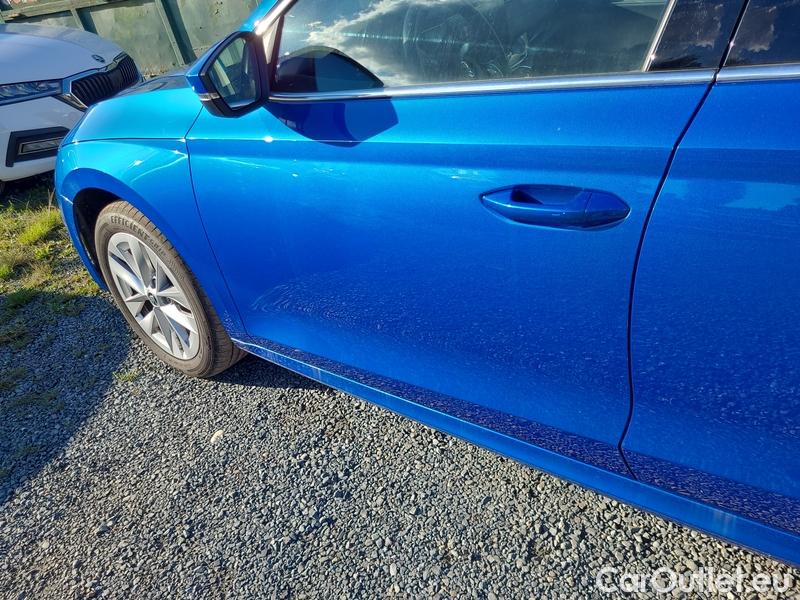  Skoda  Octavia  Lim. (NX3)(2020) Oct.2.0TDI 110 Style 5d #3