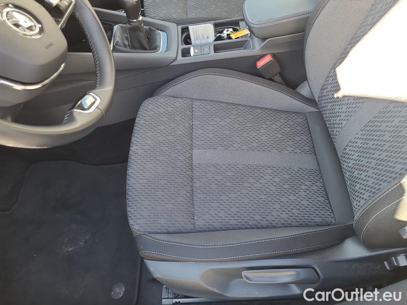  Skoda  Octavia  Lim. (NX3)(2020) Oct.2.0TDI 110 Style 5d #6