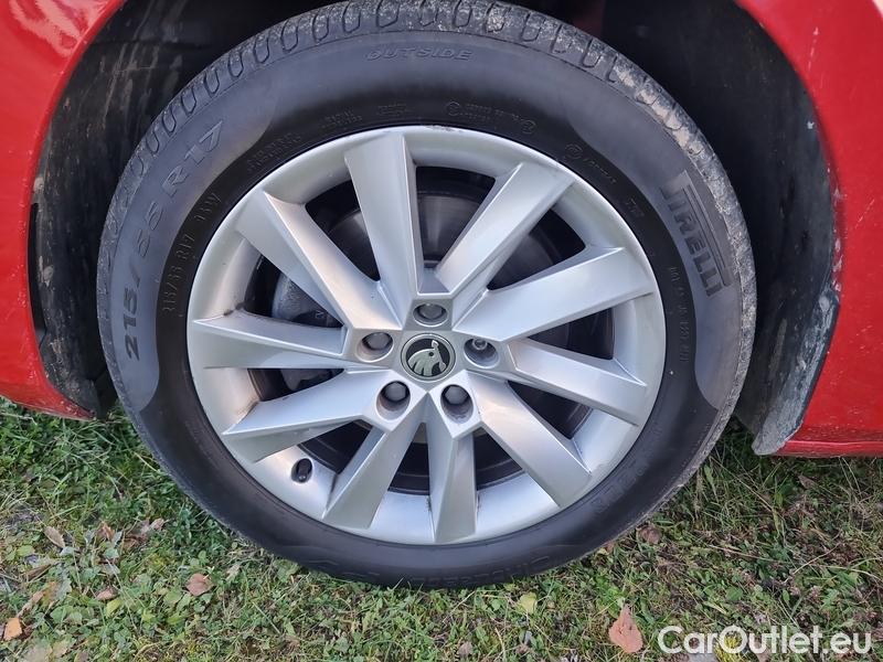  Skoda  Superb  Combi (3T5)(2010) Su.C.2.0TDI 147 4x4 Style Aut #2