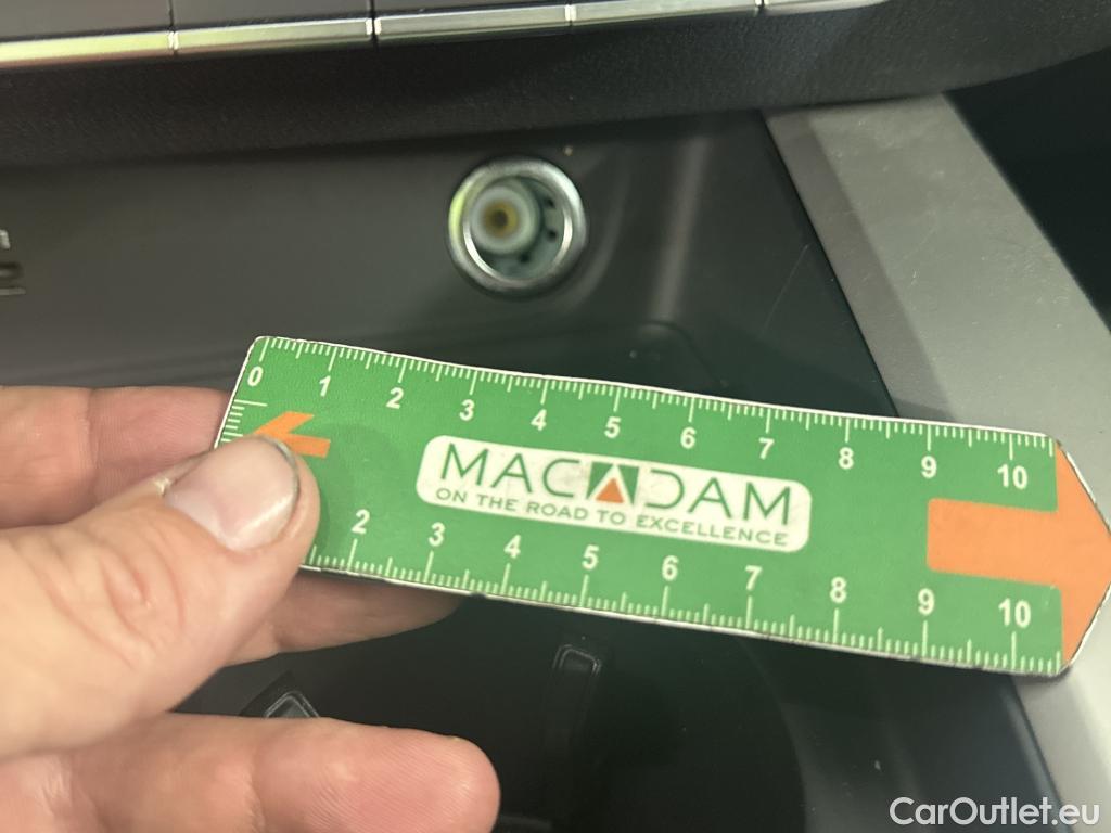  Audi  A4  Avant 35 TDI Business Line 2.0 TDI 165CV BVA7 E6d #7