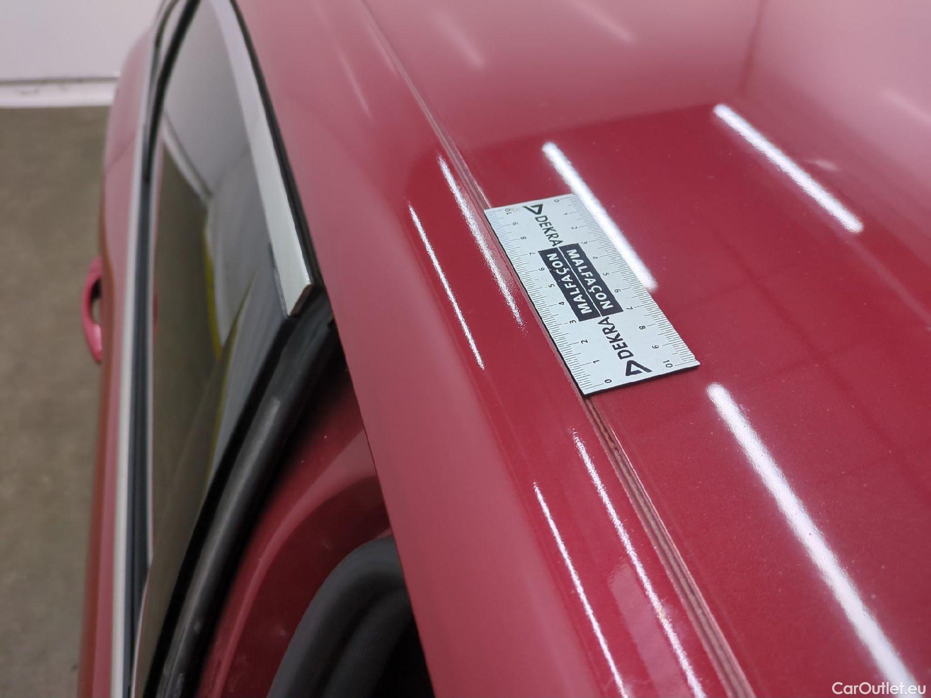  DS  DS7 DS DS 7 Crossback / 2017 / 5P / SUV BlueHDi 130 Automatique Business #33