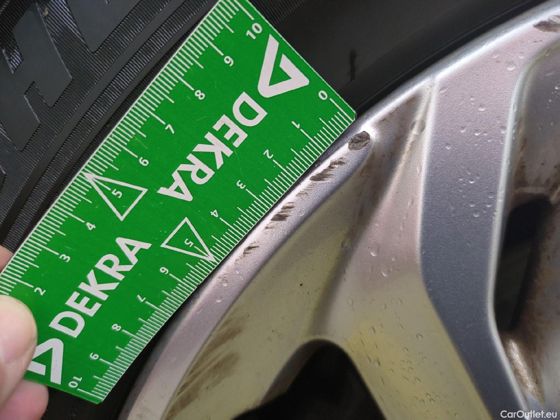  DS  DS7 DS DS 7 Crossback / 2017 / 5P / SUV BlueHDi 130 Automatique Business #3