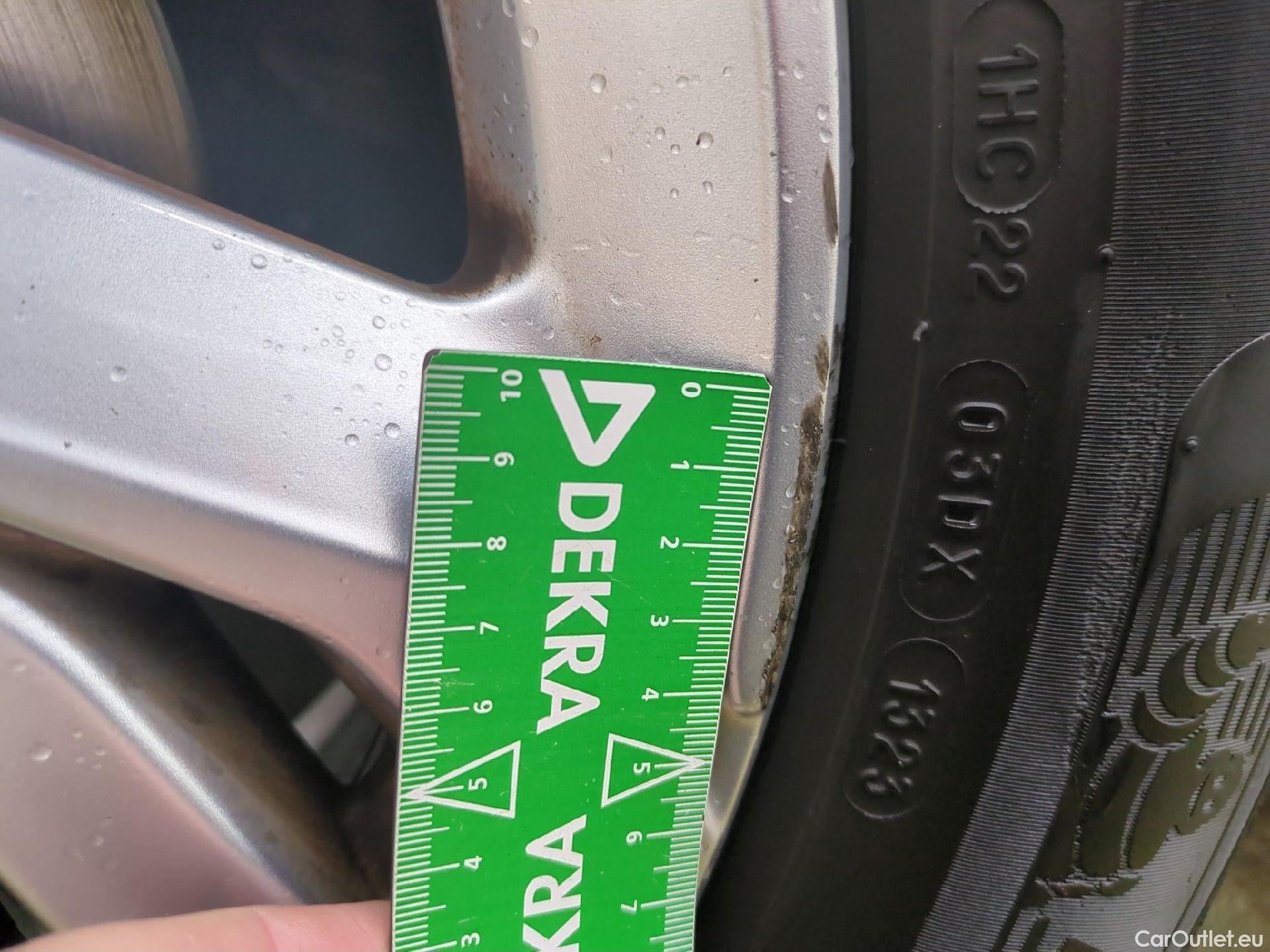  DS  DS7 DS DS 7 Crossback / 2017 / 5P / SUV BlueHDi 130 Automatique Business #4