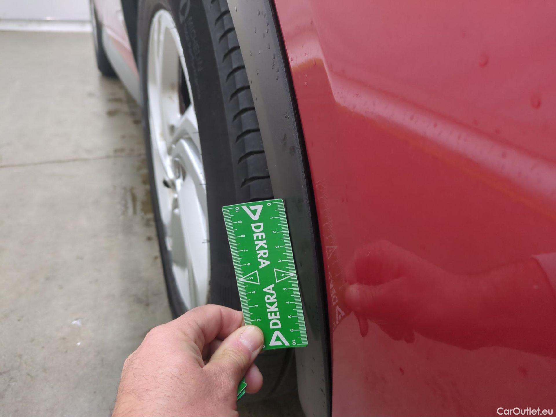  DS  DS7 DS DS 7 Crossback / 2017 / 5P / SUV BlueHDi 130 Automatique Business #14