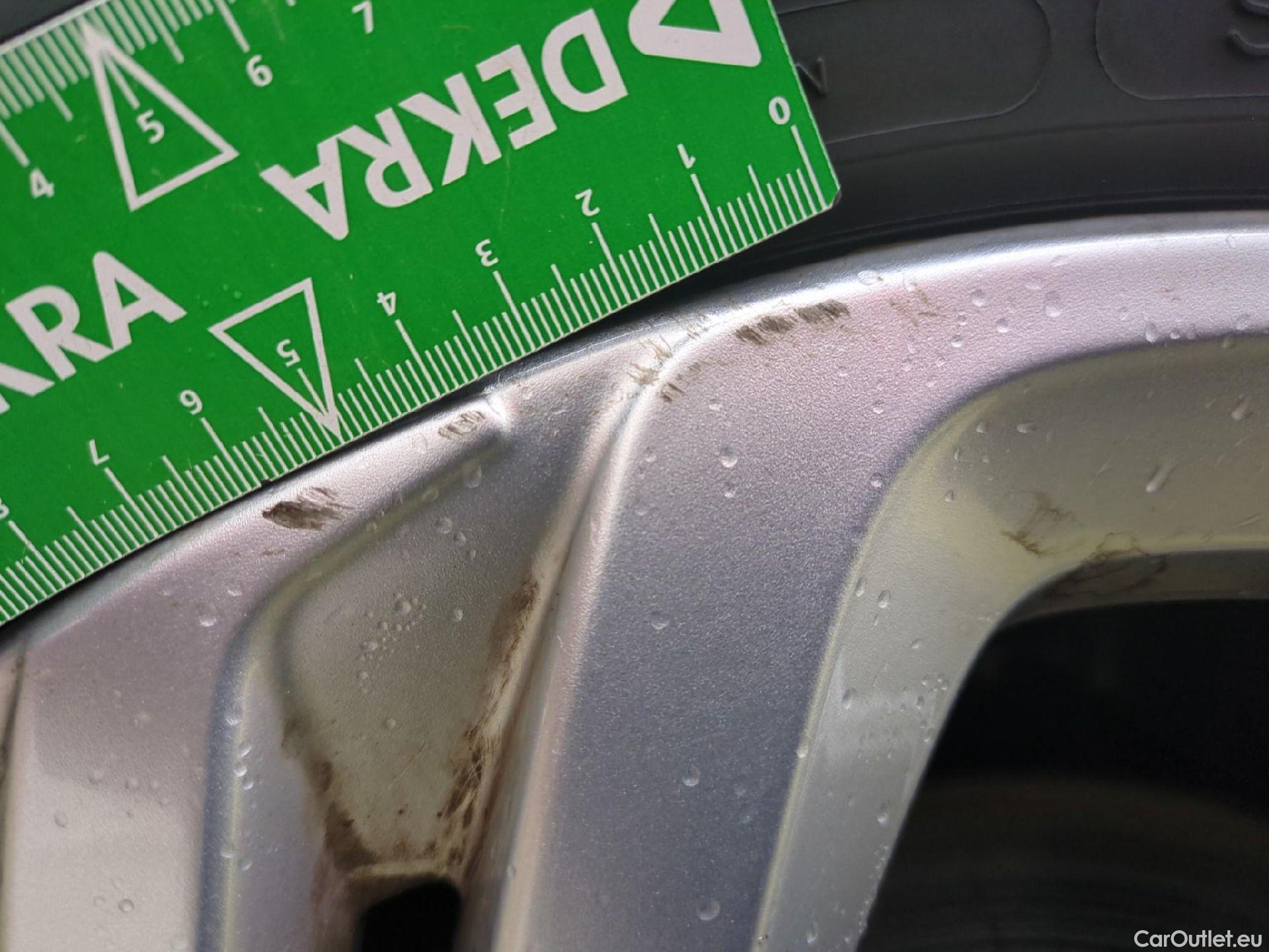  DS  DS7 DS DS 7 Crossback / 2017 / 5P / SUV BlueHDi 130 Automatique Business #2