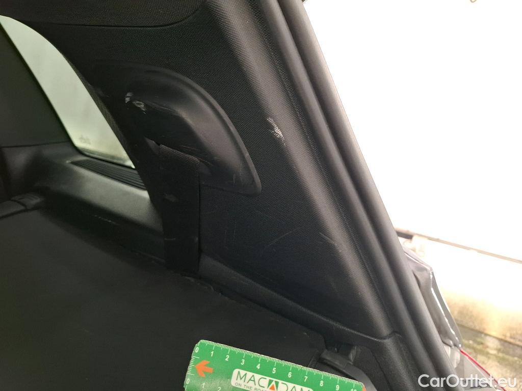  Mercedes  GLB MERCEDES-BENZ  / 2019 / 5P / SUV  200 d Business Line #6