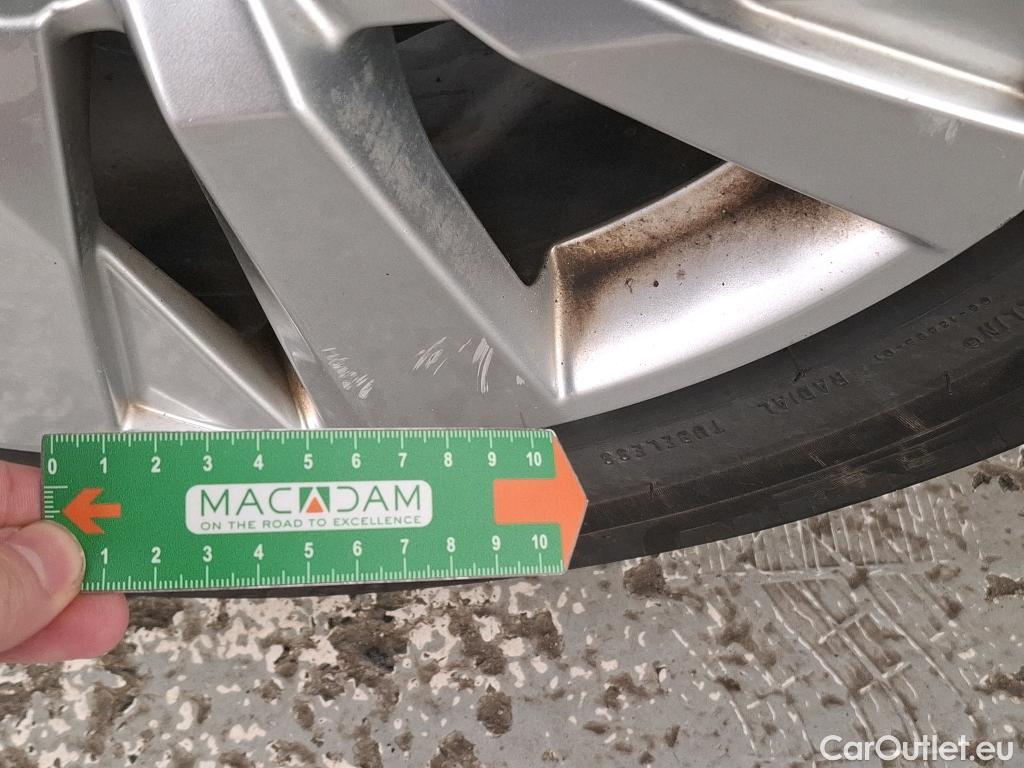  Peugeot  3008  Active Pack 1.5 HDi 130CV BVA8 E6d #15