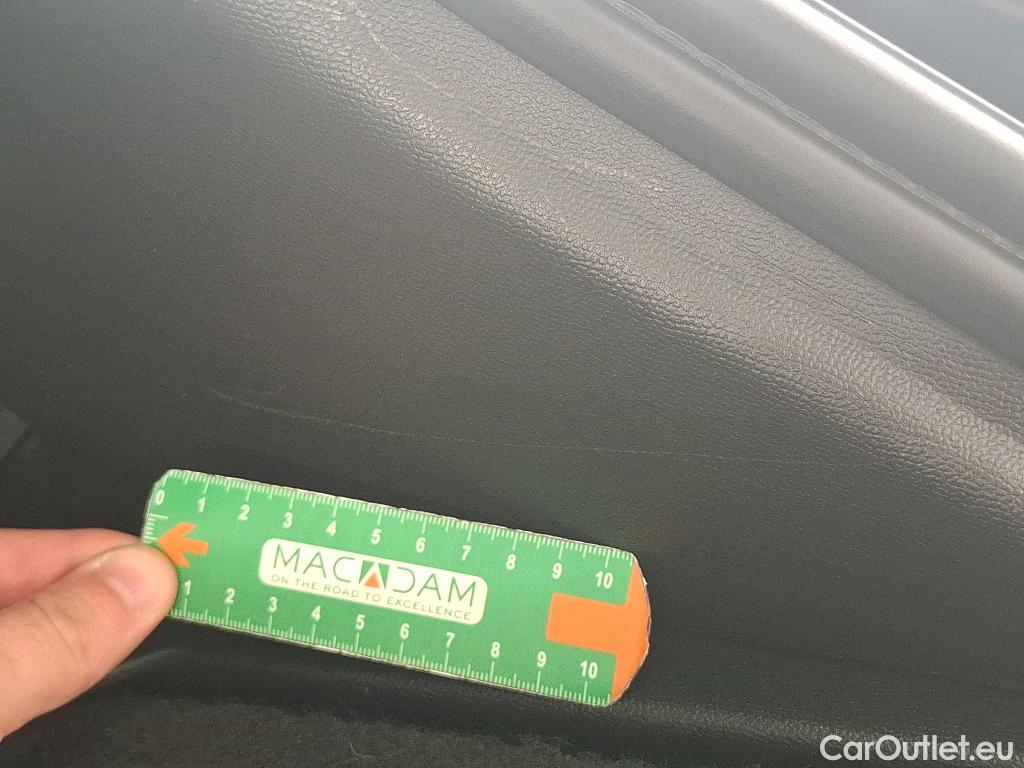  Peugeot  2008 PEUGEOT  / 2019 / 5P / Crossover BLUEHDI 110 S&S ALLURE PACK #9