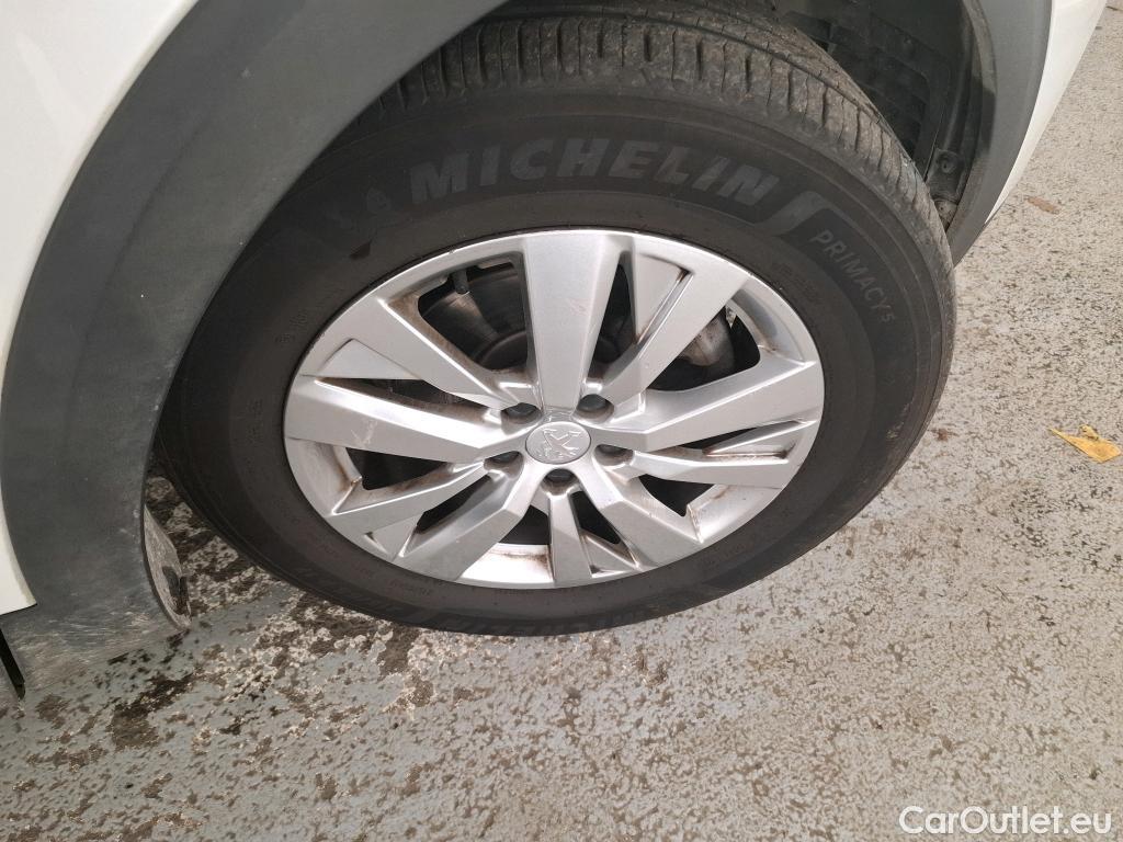  Peugeot  3008  Active Pack 1.5 HDi 130CV BVA8 E6d #18