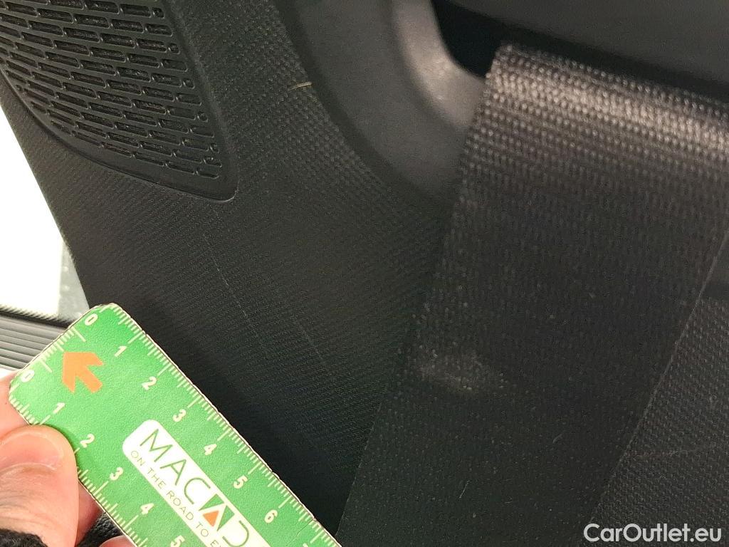  Mercedes  GLB MERCEDES-BENZ  / 2019 / 5P / SUV  200 d Business Line #9