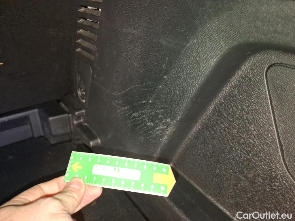  Peugeot  3008  Active Pack 1.5 HDi 130CV BVA8 E6d #27