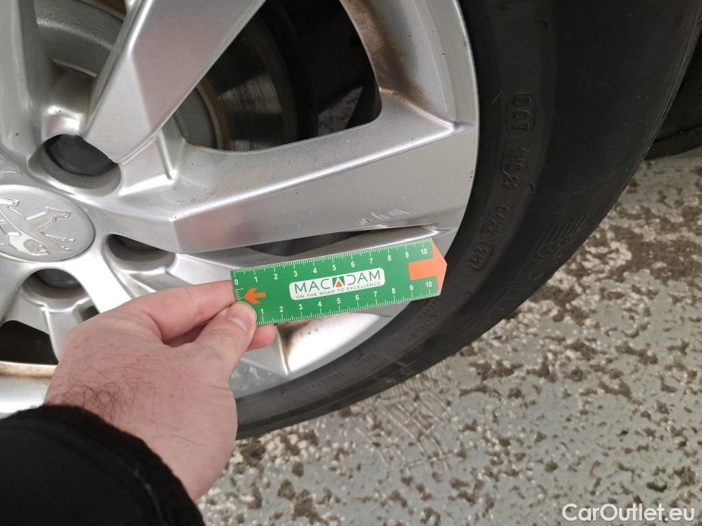  Peugeot  3008  Active Pack 1.5 HDi 130CV BVA8 E6d #14