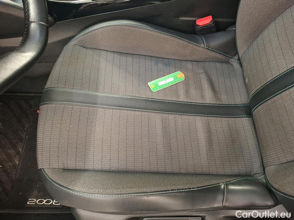  Peugeot  2008 PEUGEOT  / 2019 / 5P / Crossover BLUEHDI 110 S&S ALLURE PACK #1