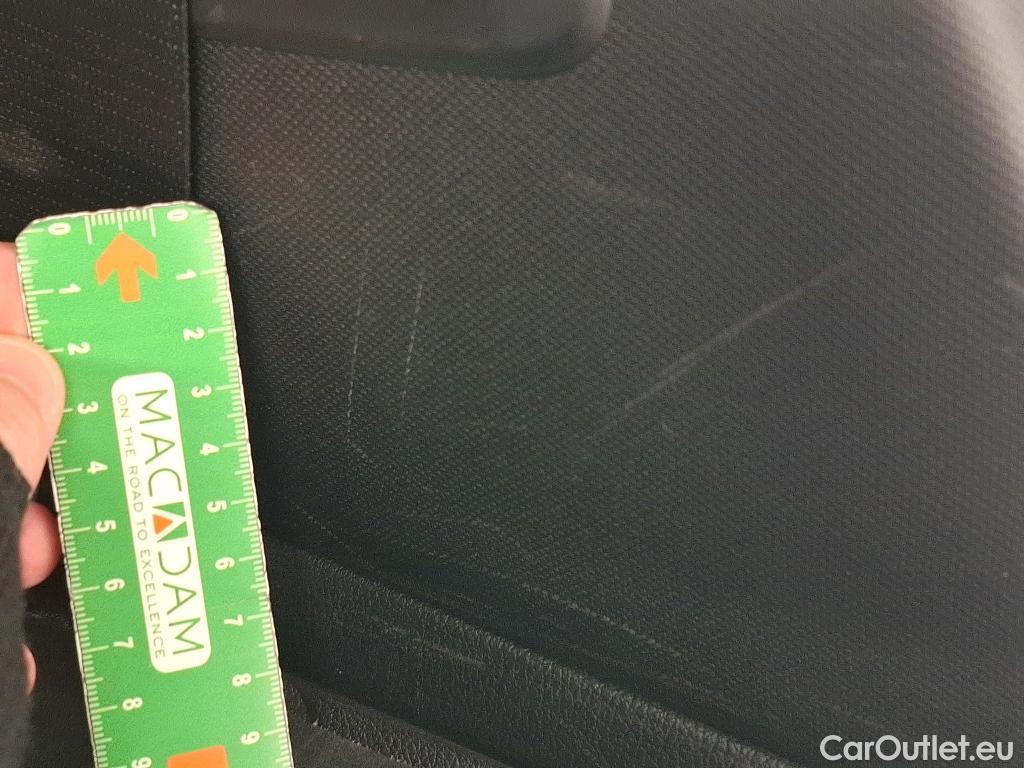  Mercedes  GLB MERCEDES-BENZ  / 2019 / 5P / SUV  200 d Business Line #8