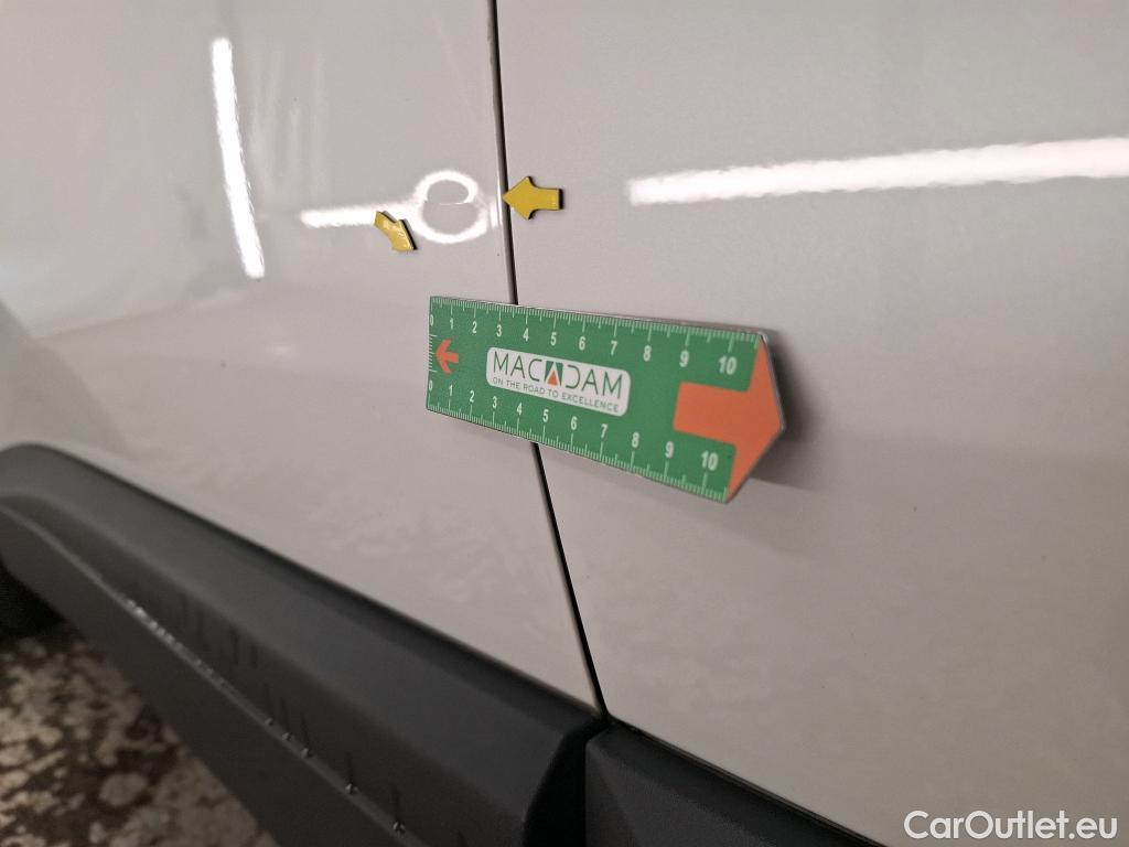  Peugeot  3008  Active Pack 1.5 HDi 130CV BVA8 E6d #29