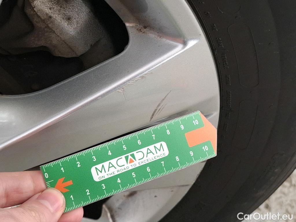  Peugeot  3008  Active Pack 1.5 HDi 130CV BVA8 E6d #20