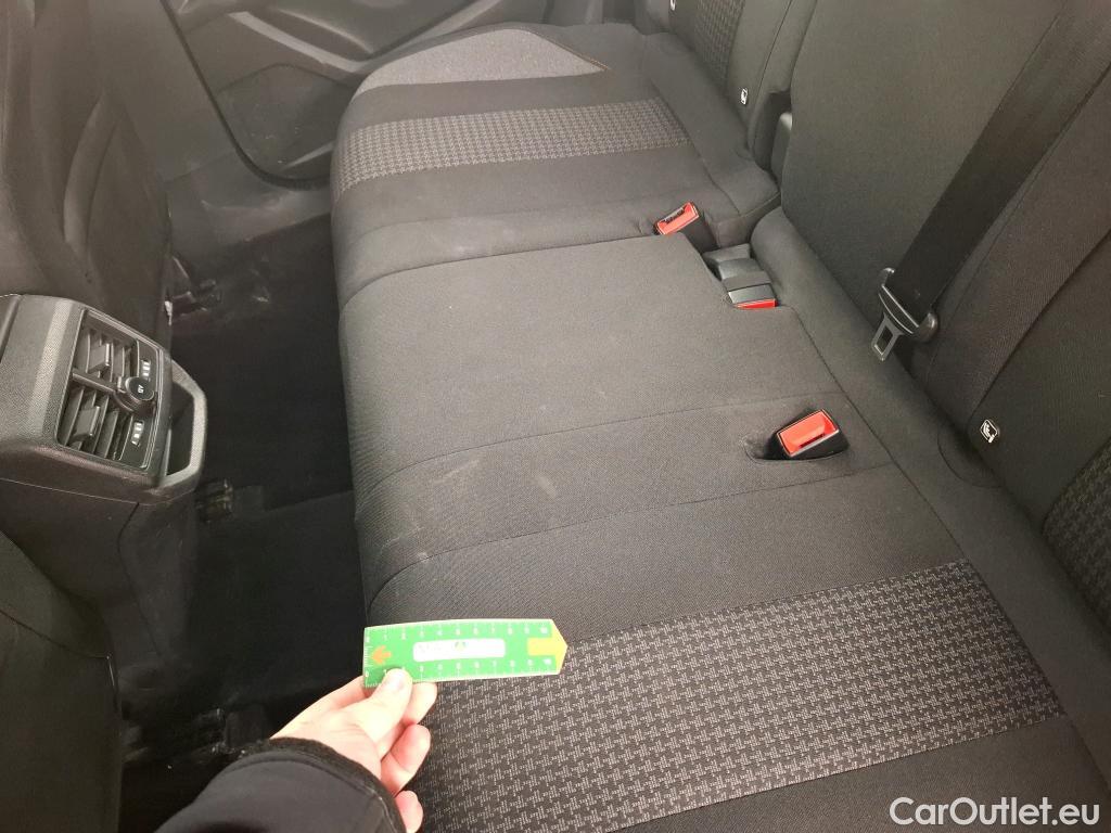  Peugeot  3008  Active Pack 1.5 HDi 130CV BVA8 E6d #33