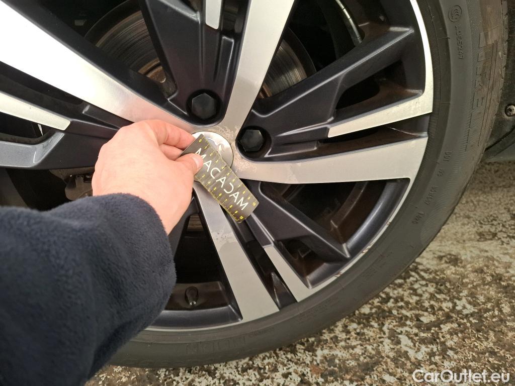  Peugeot  3008  Allure Business 1.2 PureTech 130CV BVA8 E6dT #24