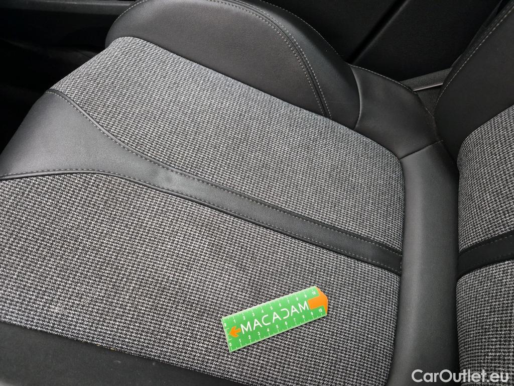  Peugeot  5008  Allure Business 1.5 HDi 130CV BVA8 7 Sieges E6dT #4