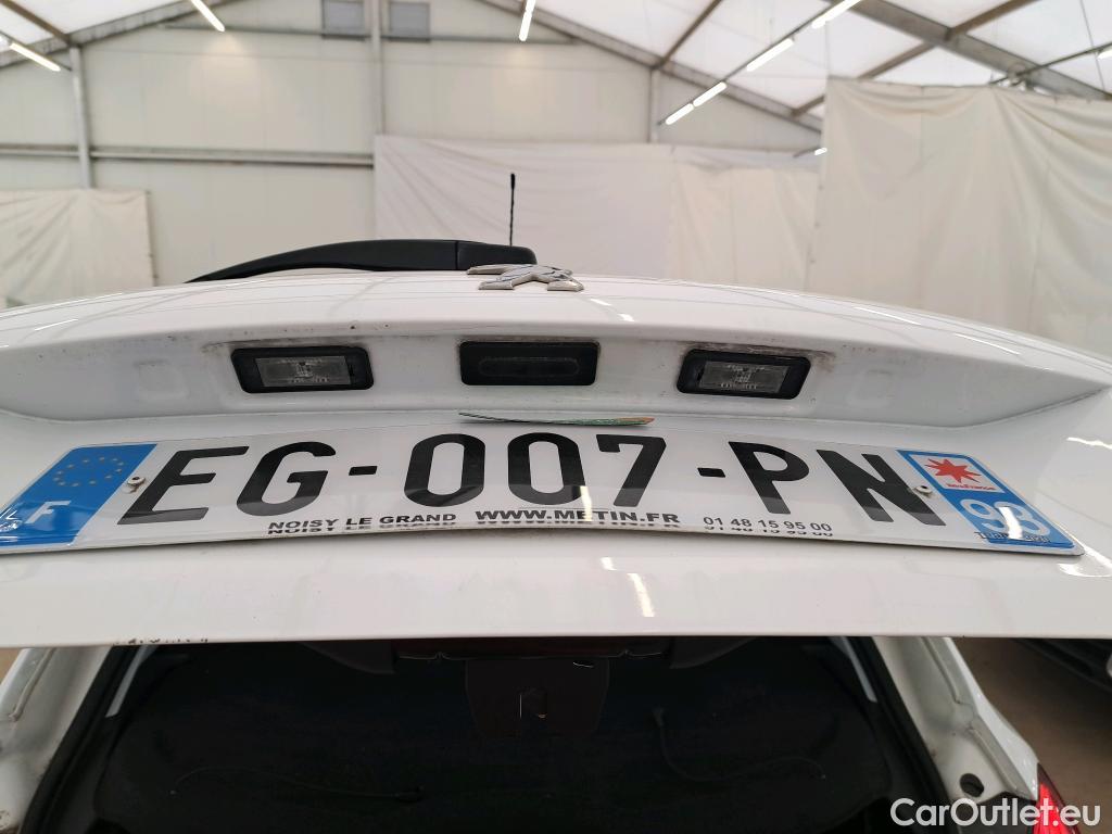  Peugeot  208  Affaire Premium Pack 1.6 HDi 75CV BVM5 E6 #18