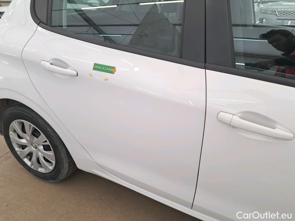  Peugeot  208  Affaire Premium Pack 1.6 HDi 75CV BVM5 E6 #4