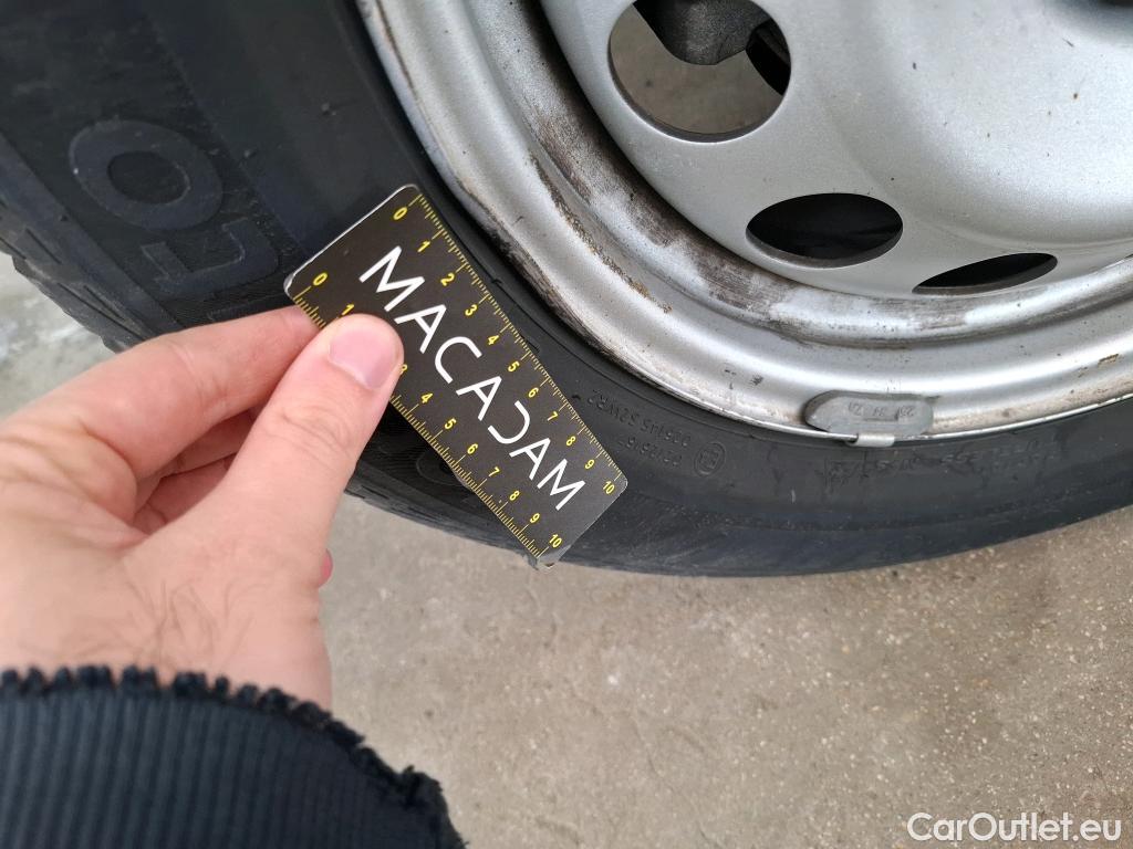  Citroen  Berlingo CITROEN  Van / 2018 / 4P / Fourgonnette M 650kg BlueHDi 130 S&S EAT8 Driver #7