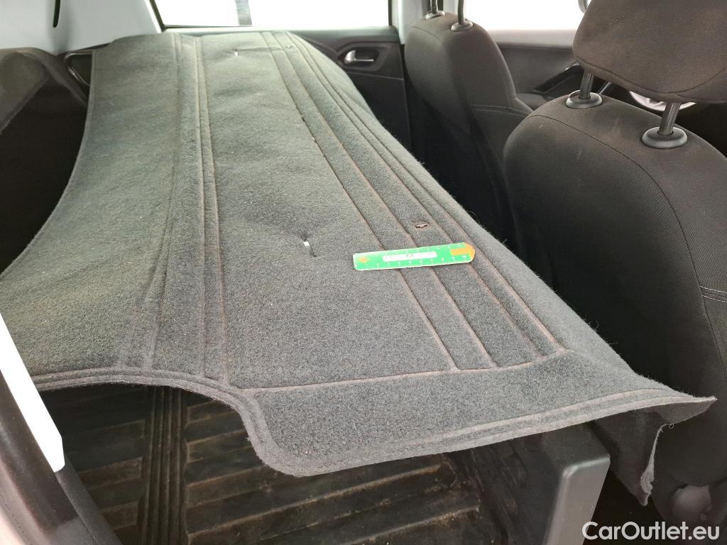  Peugeot  208  Affaire Premium Pack 1.5 HDi 100CV BVM5 E6dT #11