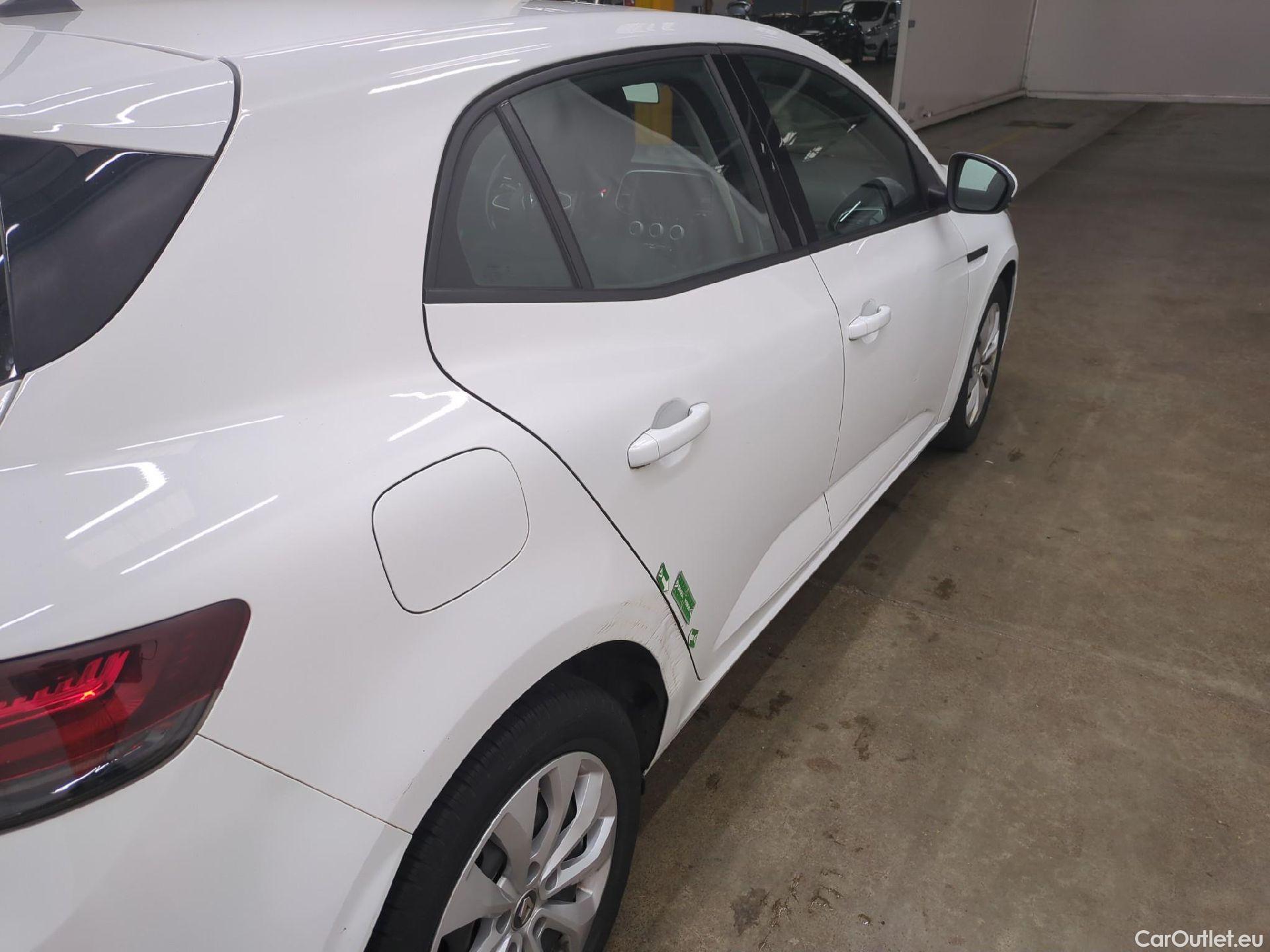  Renault  Megane  IV Berline 5pt. Société Air Nav 1.5 dCi 90CV BVM6 E6 #18