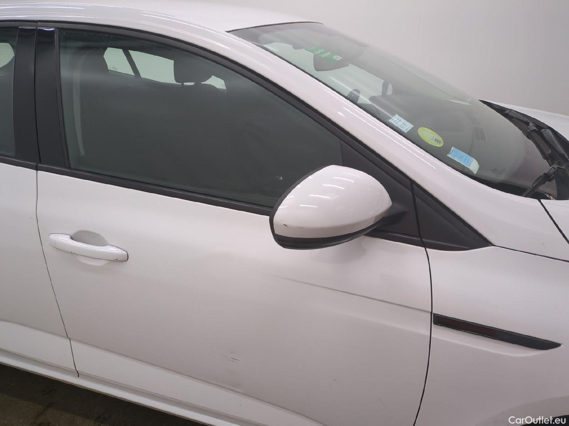  Renault  Megane  IV Berline 5pt. Société Air Nav 1.5 dCi 90CV BVM6 E6 #30