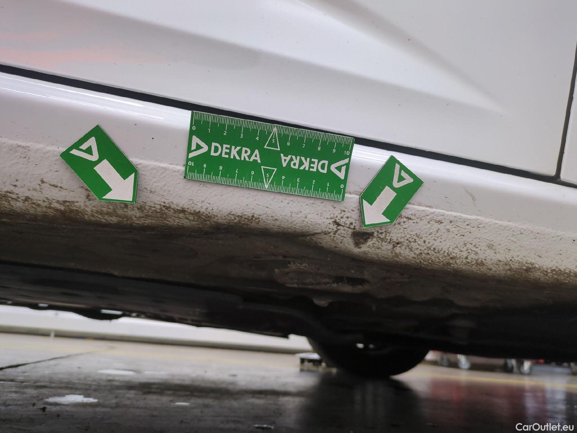  Renault  Megane  IV Berline 5pt. Société Air Nav 1.5 dCi 90CV BVM6 E6 #26