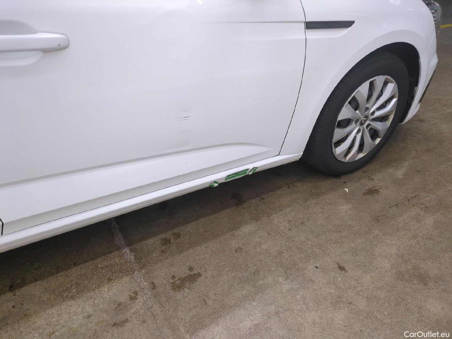  Renault  Megane  IV Berline 5pt. Société Air Nav 1.5 dCi 90CV BVM6 E6 #25