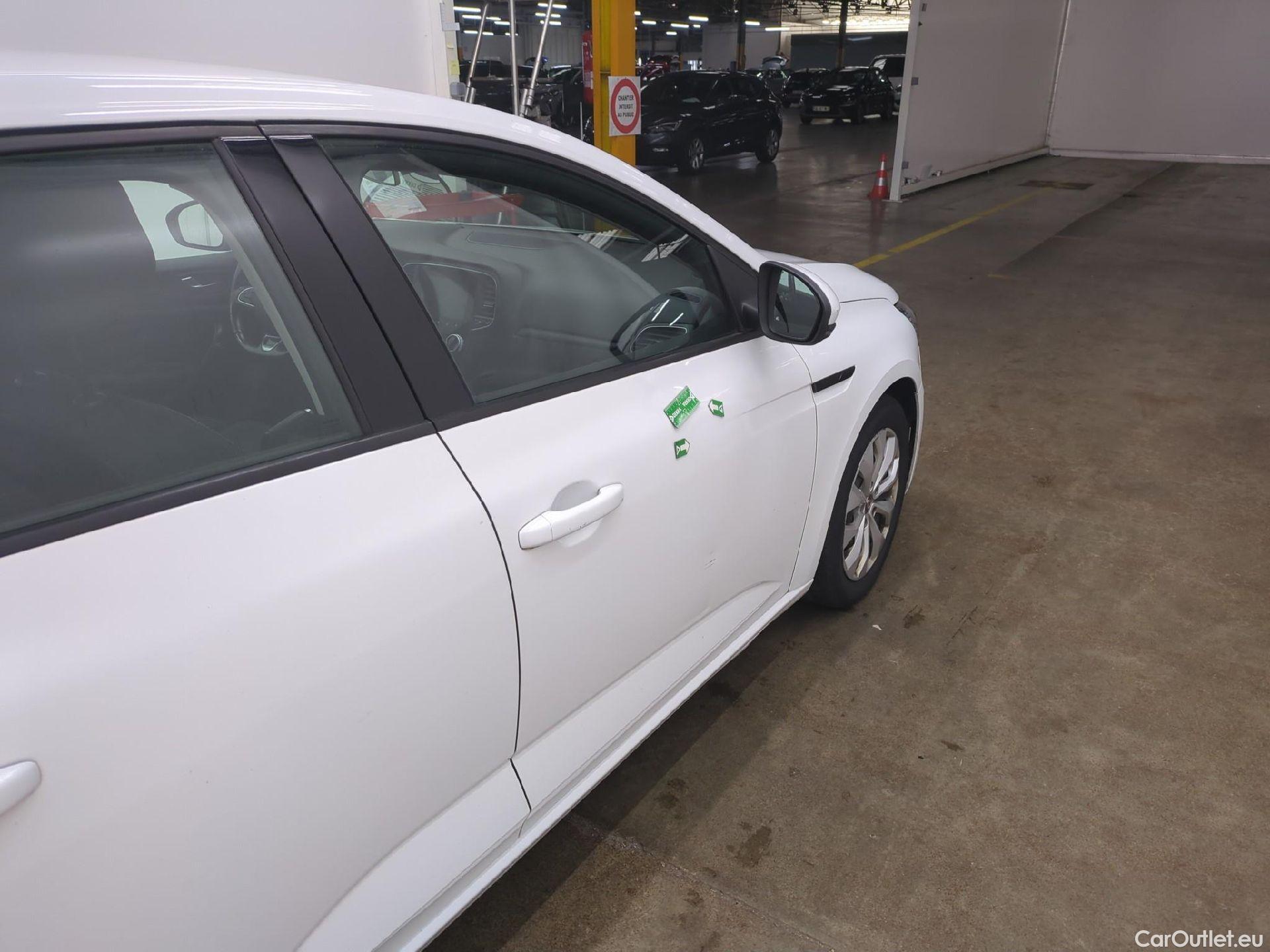  Renault  Megane  IV Berline 5pt. Société Air Nav 1.5 dCi 90CV BVM6 E6 #21