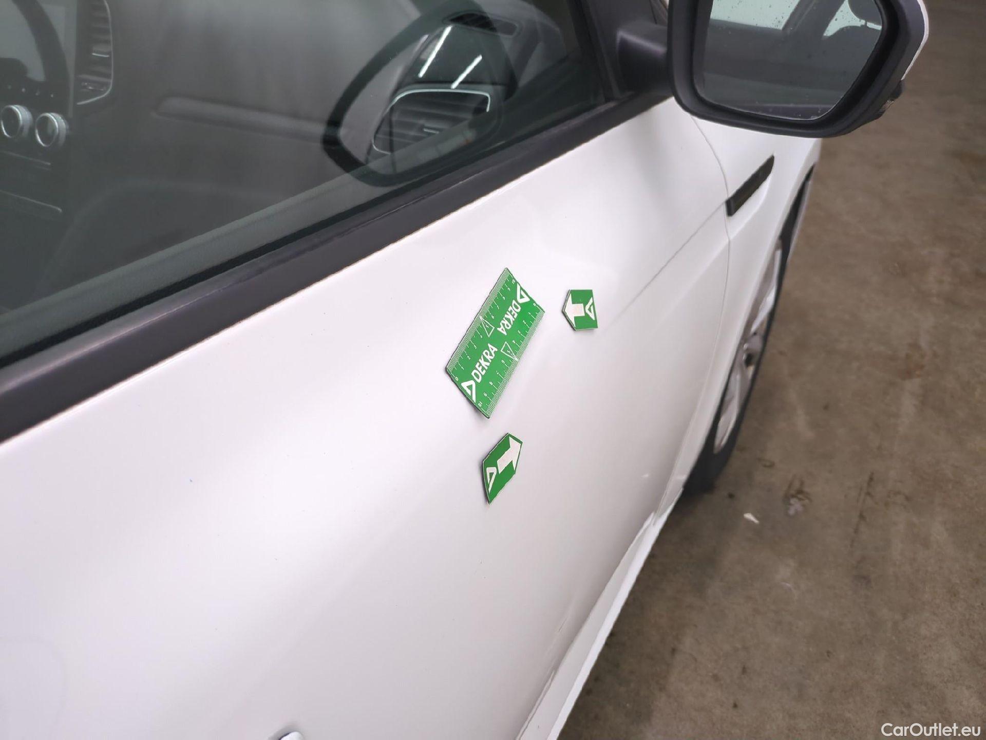  Renault  Megane  IV Berline 5pt. Société Air Nav 1.5 dCi 90CV BVM6 E6 #22