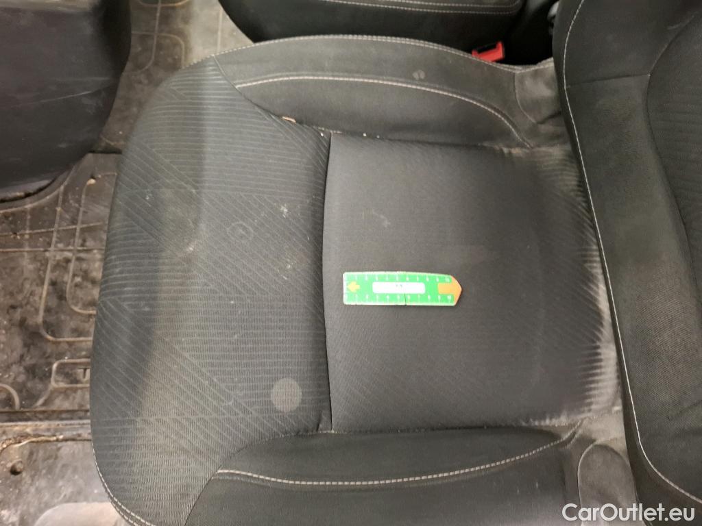  Renault  Trafic RENAULT  / 2019 / 4P / Fourgon tole NV FG GCF L1H1 1200 dCi 120 #8