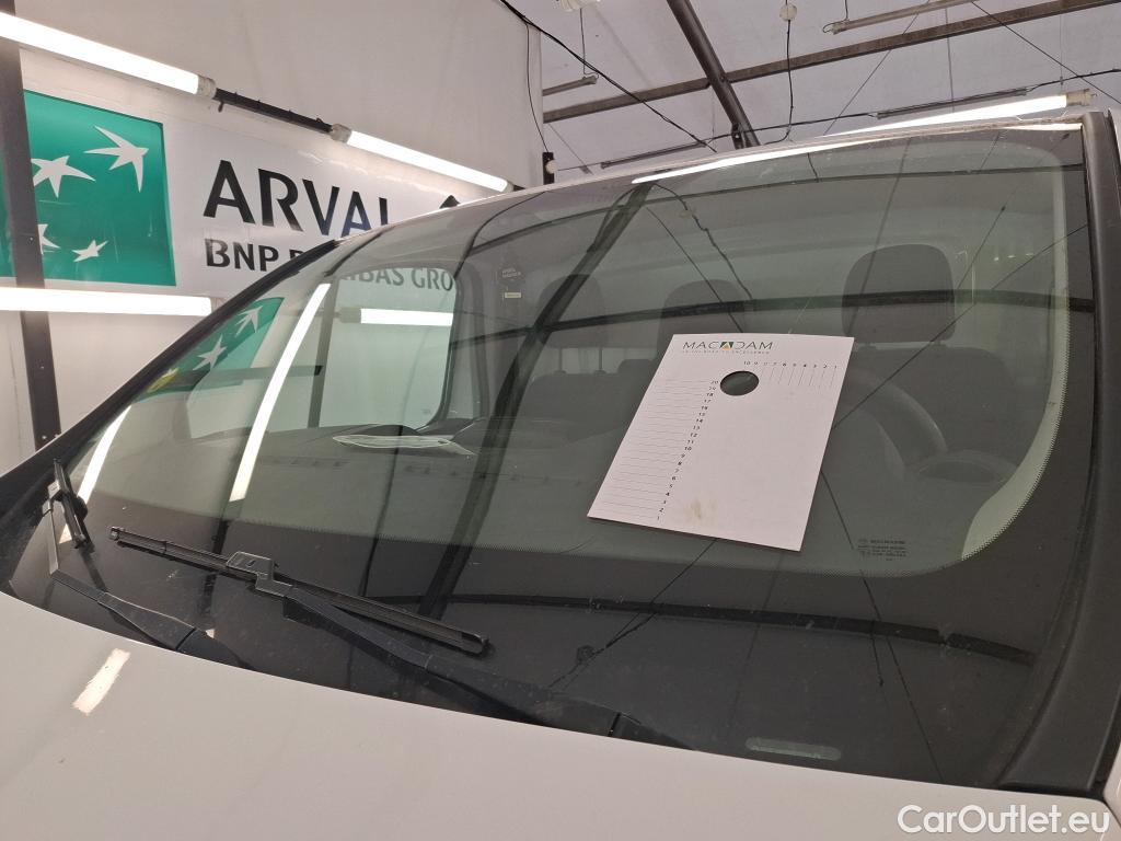  Renault  Trafic RENAULT  / 2019 / 4P / Fourgon tole NV FG GCF L1H1 1000 dCi 120 #52