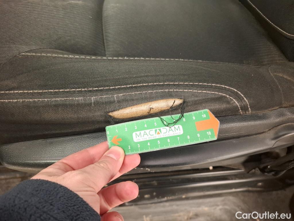  Renault  Trafic RENAULT  / 2019 / 4P / Fourgon tole NV FG GCF L1H1 1000 dCi 120 #28