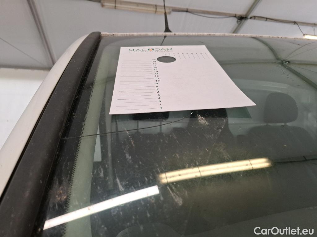  Renault  Trafic RENAULT  / 2019 / 4P / Fourgon tole NV FG GCF L1H1 1200 dCi 120 #2