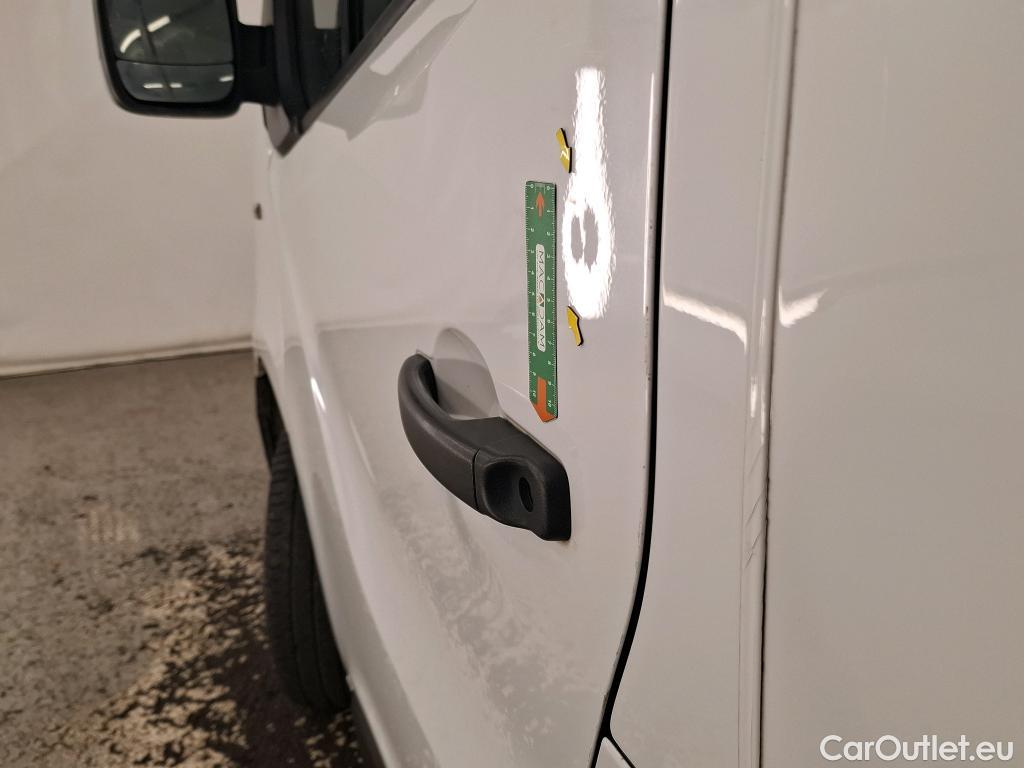  Renault  Trafic RENAULT  / 2019 / 4P / Fourgon tole NV FG GCF L1H1 1000 dCi 120 #51