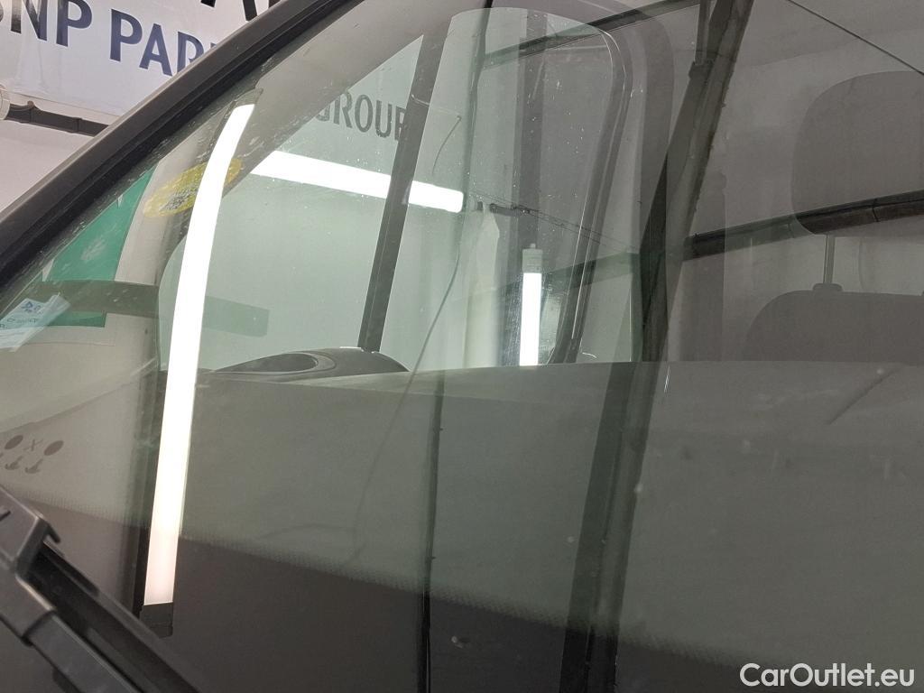  Renault  Trafic RENAULT  / 2019 / 4P / Fourgon tole NV FG GCF L1H1 1000 dCi 120 #17