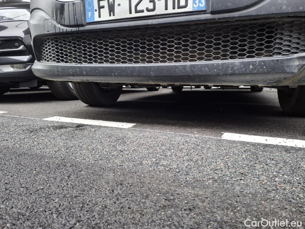  Renault  Trafic RENAULT  / 2019 / 4P / Fourgon tole NV FG GCF L1H1 1000 dCi 120 #48