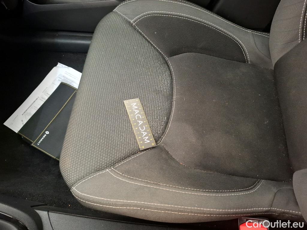  Renault  Clio RENAULT  Société VU 5p Berline Air Medianav dCi 90 - 18 #102