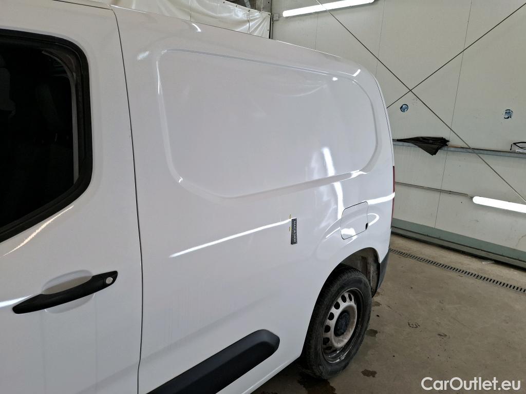  Citroen  Berlingo CITROEN  VU 4p Fourgonnette M 1.0t BlueHDi 100 SandS BVM Driver #26