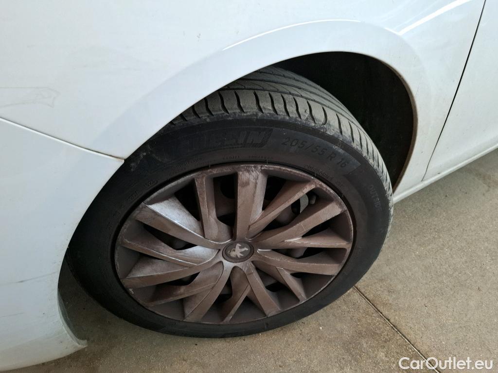  Peugeot  308  Premium Pack 1.5 HDi 130CV BVM6 E6dT #13