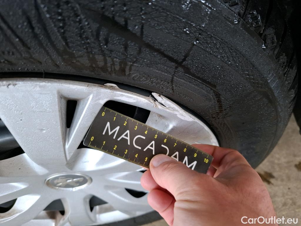  Peugeot  208  Affaire Premium Pack 1.2 PureTech 80CV BVM5 E6 #49