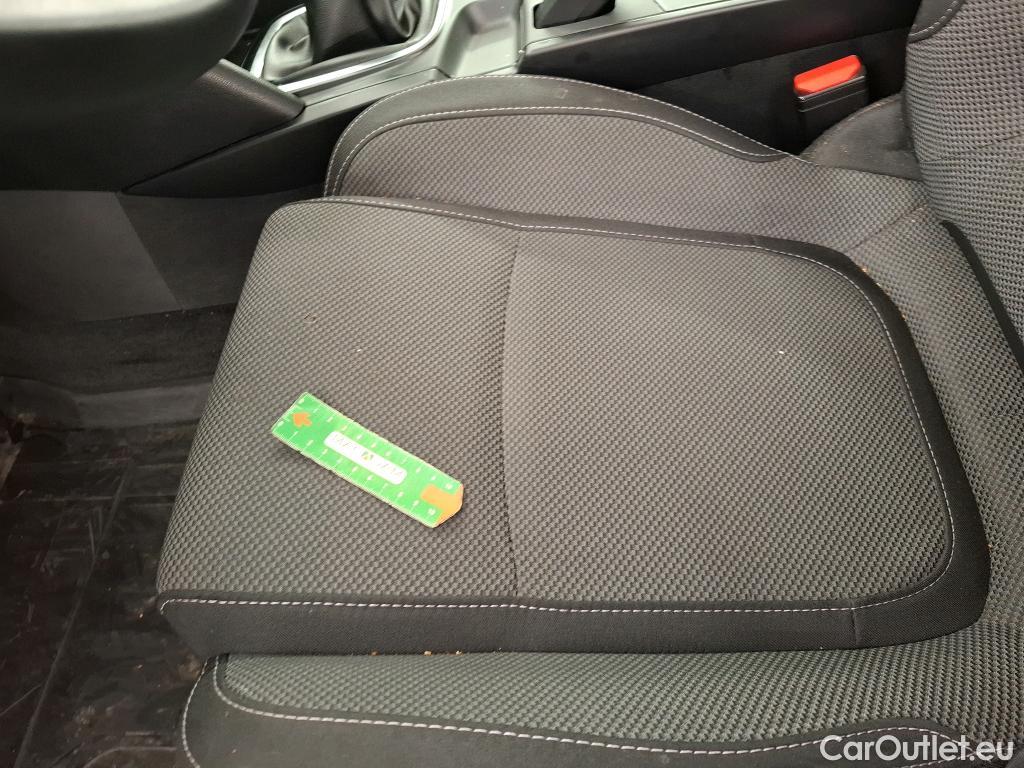  Renault  Megane RENAULT Mégane Société / 2020 / 5P / Berline Air Nav réversible Blue dCi 115 - 21N #4