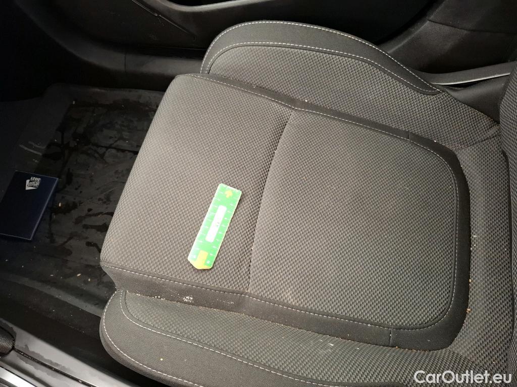  Renault  Megane RENAULT Mégane Société / 2020 / 5P / Berline Air Nav réversible Blue dCi 115 - 21N #59