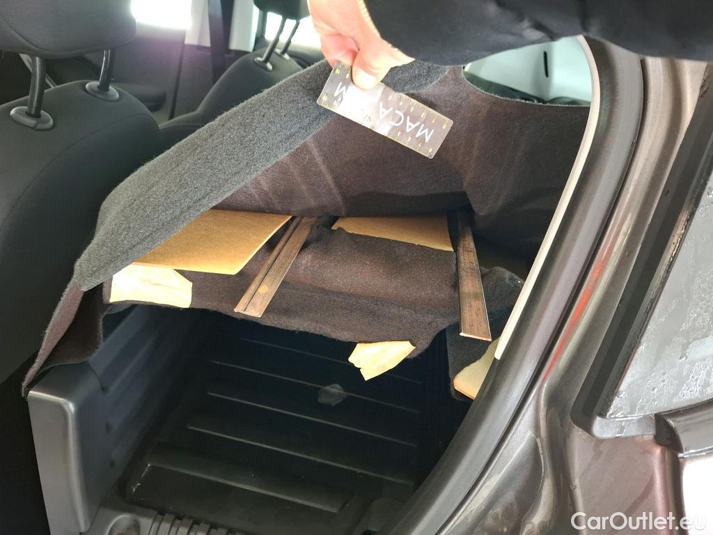  Peugeot  208  Affaire Premium Pack 1.2 PureTech 80CV BVM5 E6 #33